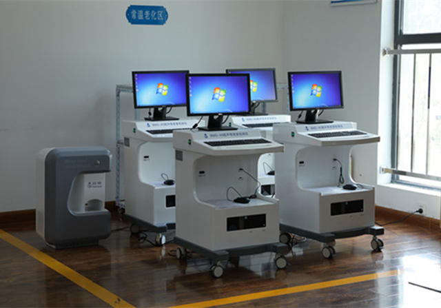 選擇骨密度儀廠家，除了骨密度儀價(jià)格之外，這三點(diǎn)一定要注意！